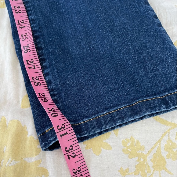 L.L. Bean Classic Fit Jeans, Blue, Women Size 16 M/T - Picture 9 of 12